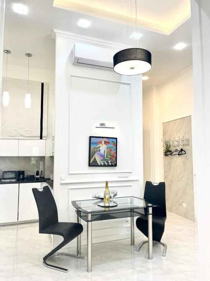 The Wonder Deer Apartment Next To The Opera Self Check-In Budapeste Exterior foto